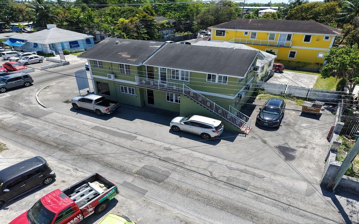 MONTROSE AVENUE AND ARUNDEL STREET Unit: 1