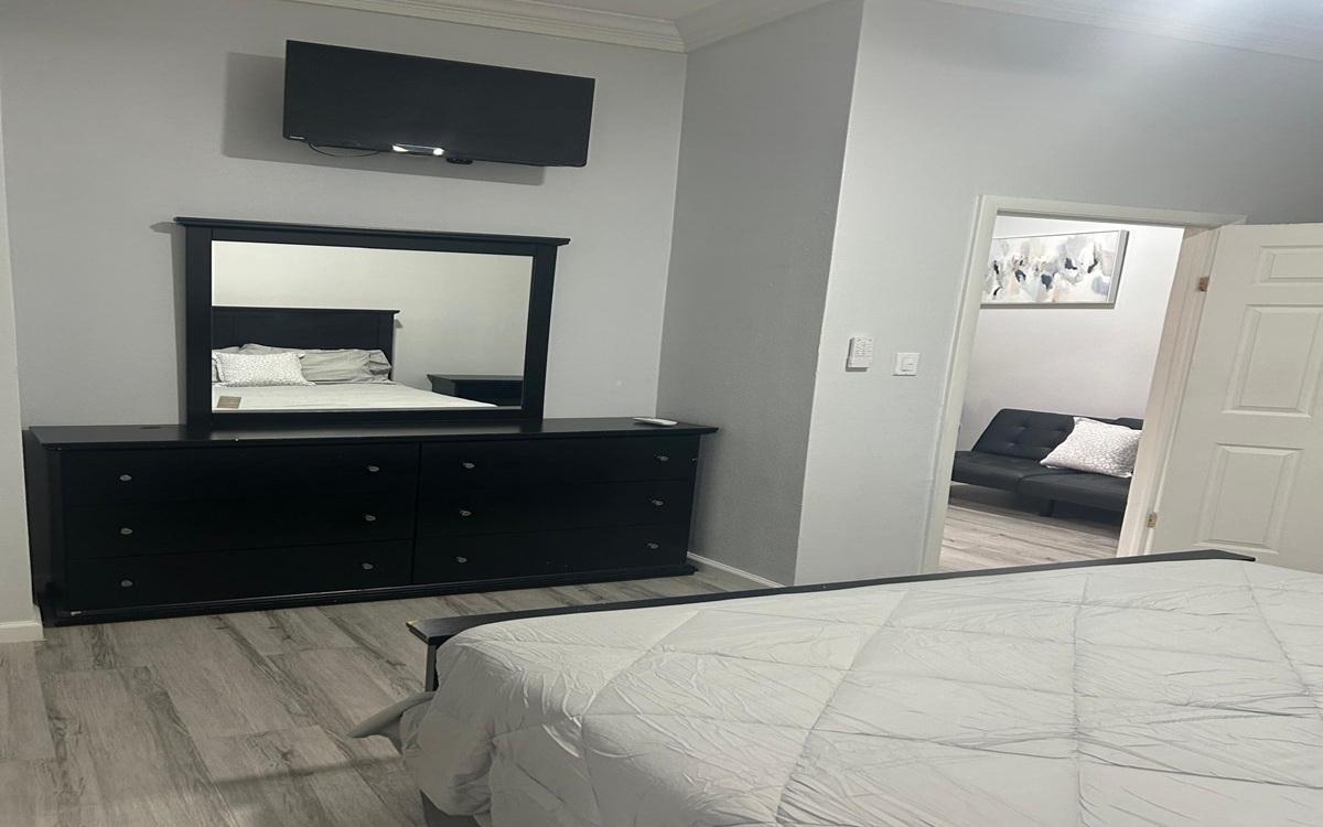 VENICE BAY RENTAL