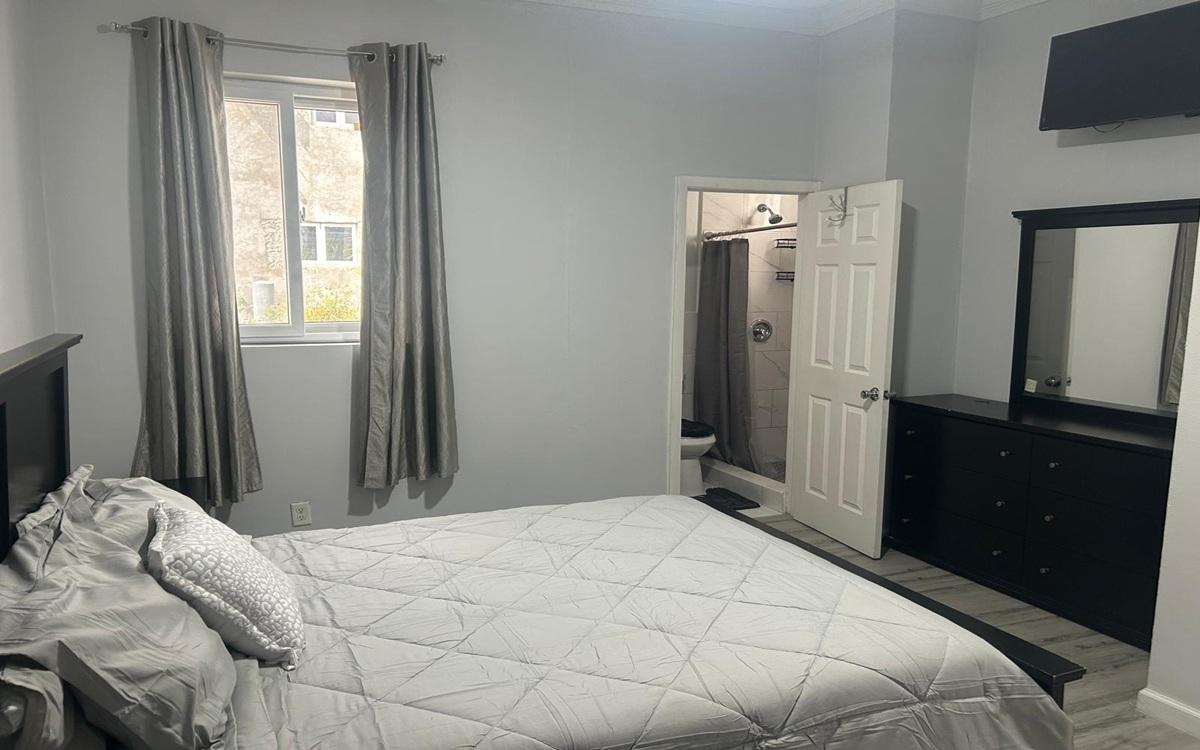 VENICE BAY RENTAL