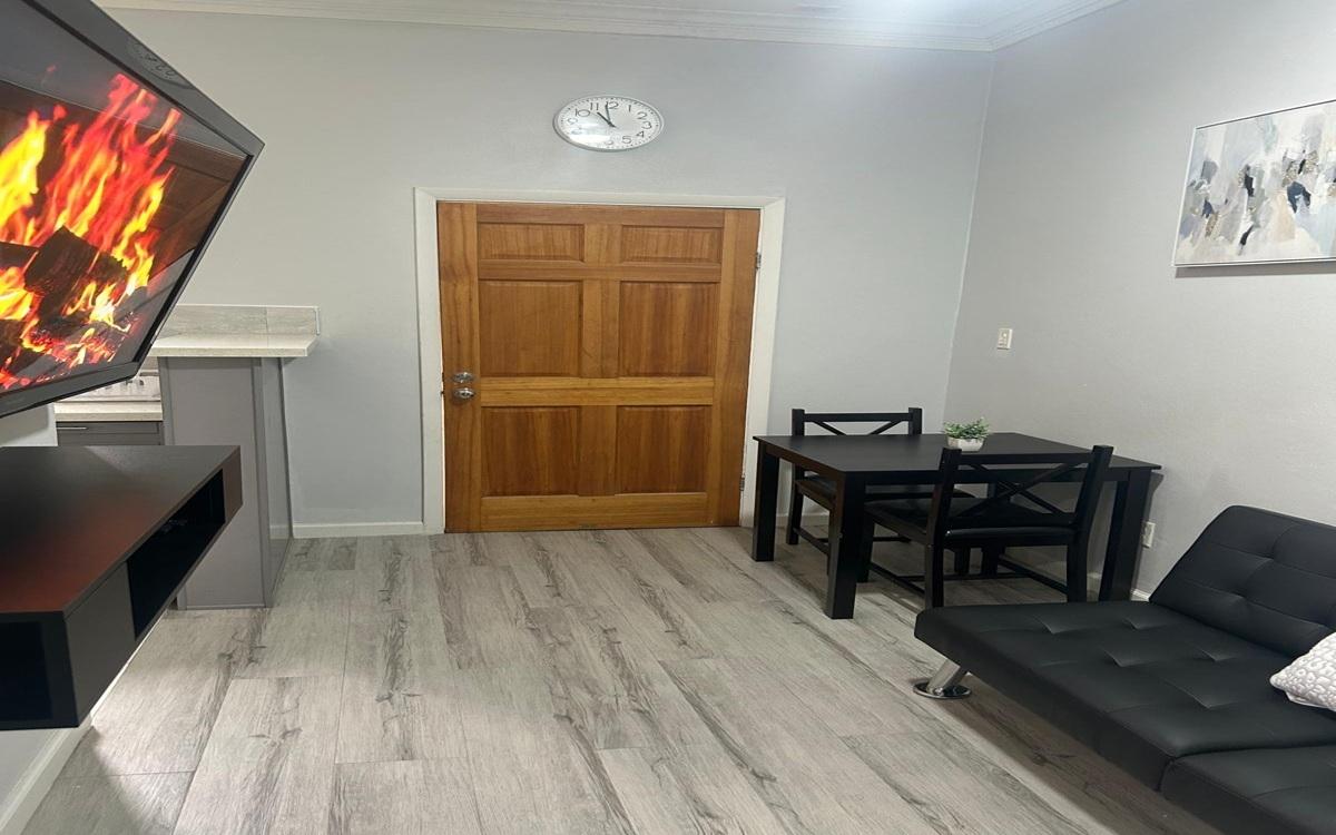 VENICE BAY RENTAL