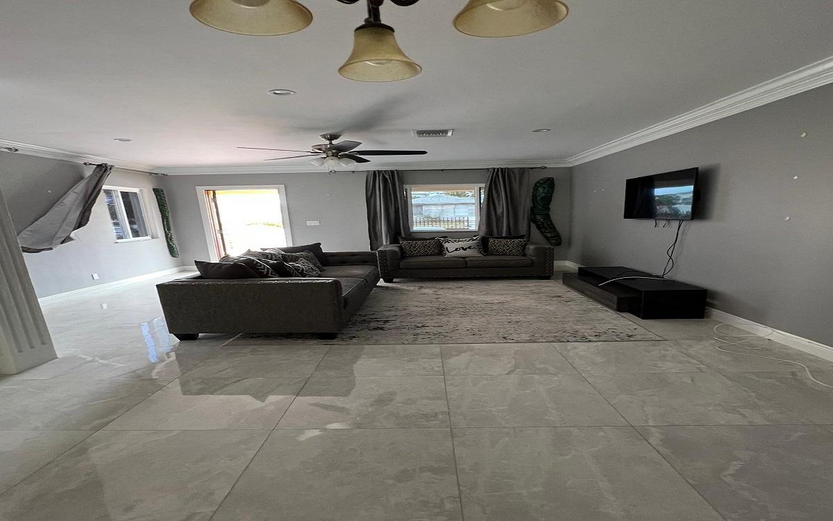 DEVONSHIRE RENTAL Unit: B