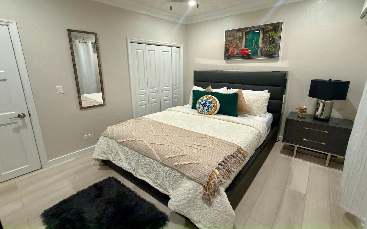 STAPLEDON GARDENS RENTAL Unit: 1
