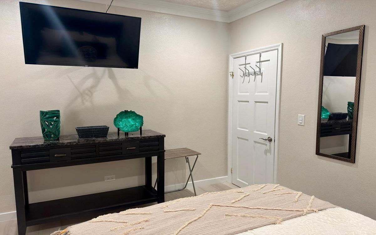 STAPLEDON GARDENS RENTAL Unit: 1