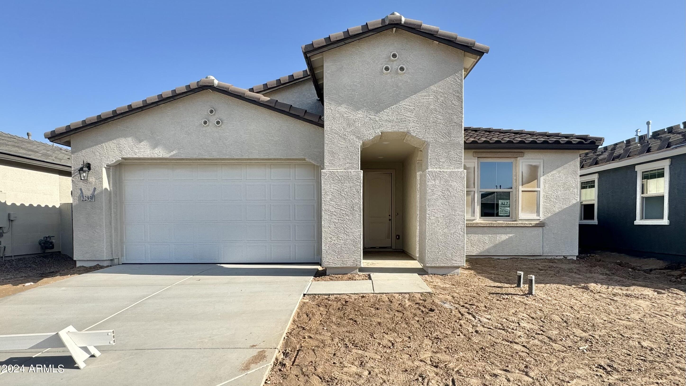 22937 E ROUNDUP Way