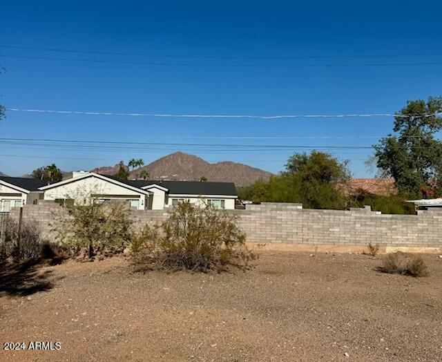 5834 E OAK Street