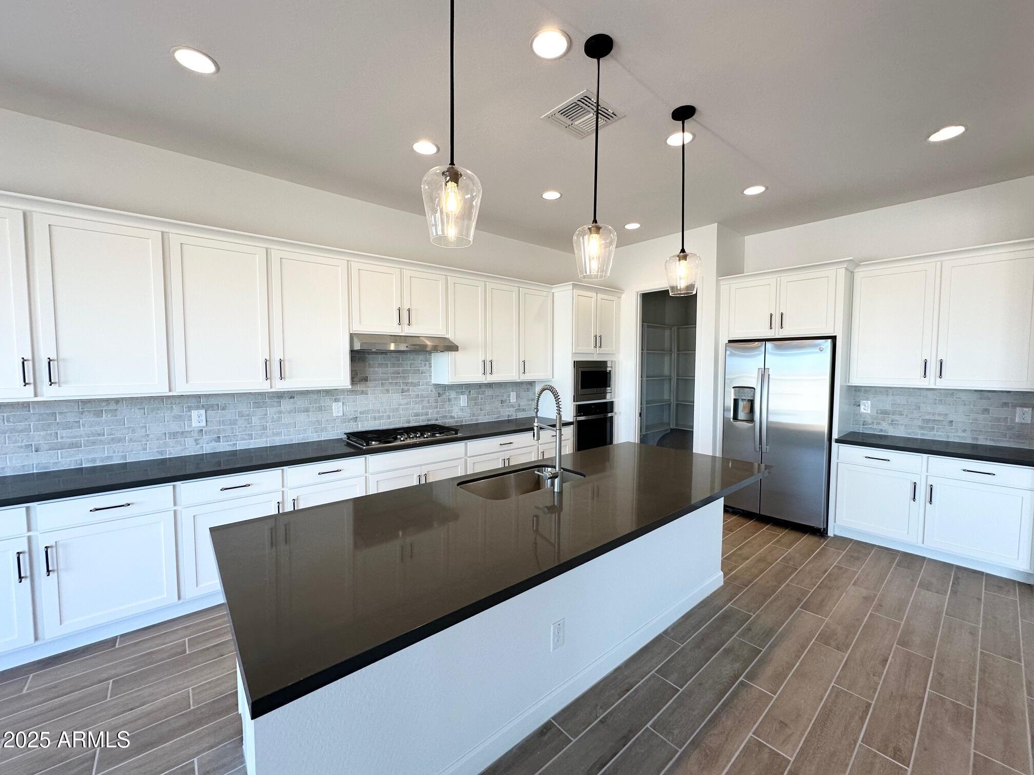 11512 E UTAH Avenue