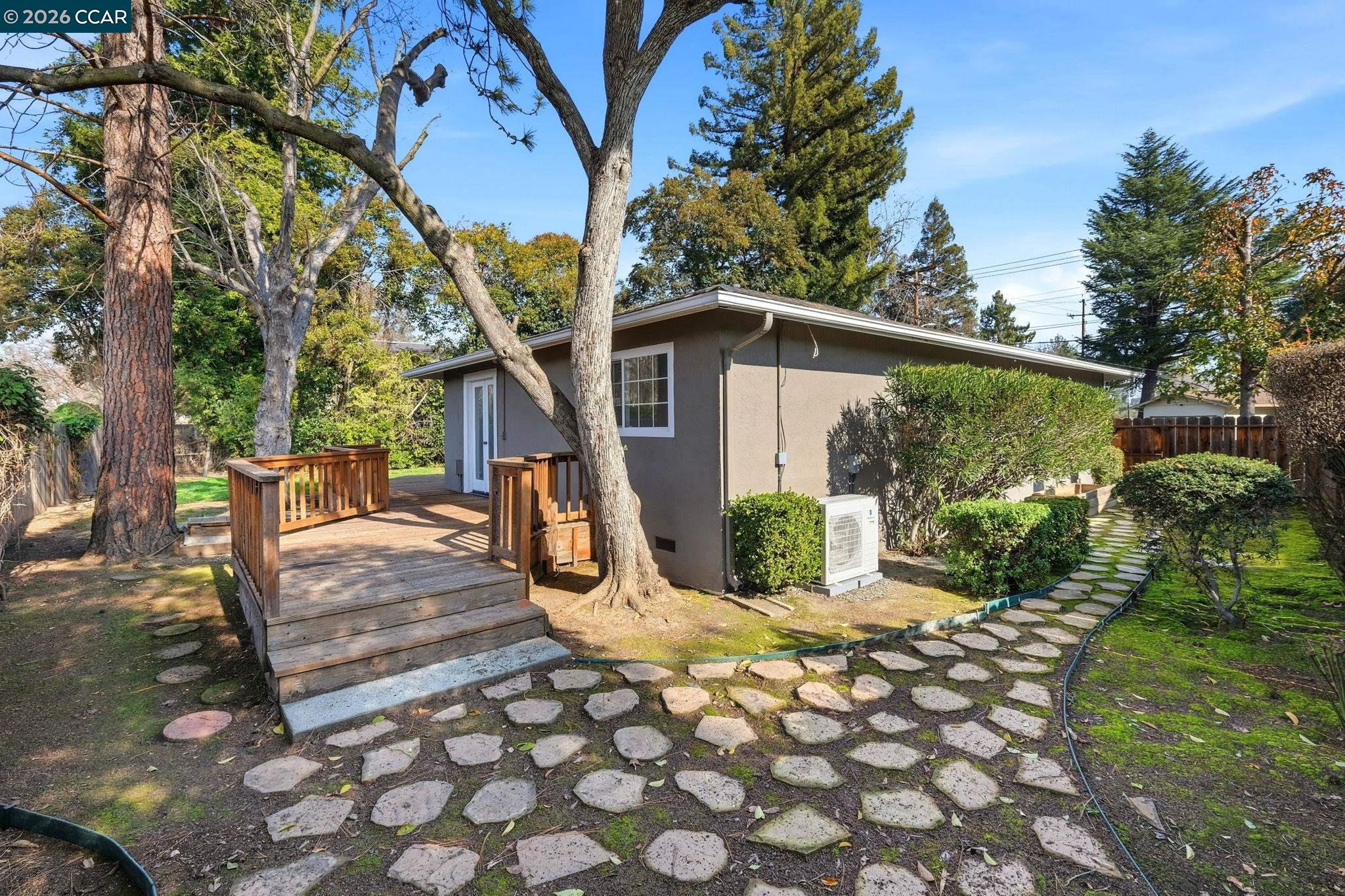 702 Ruth Dr