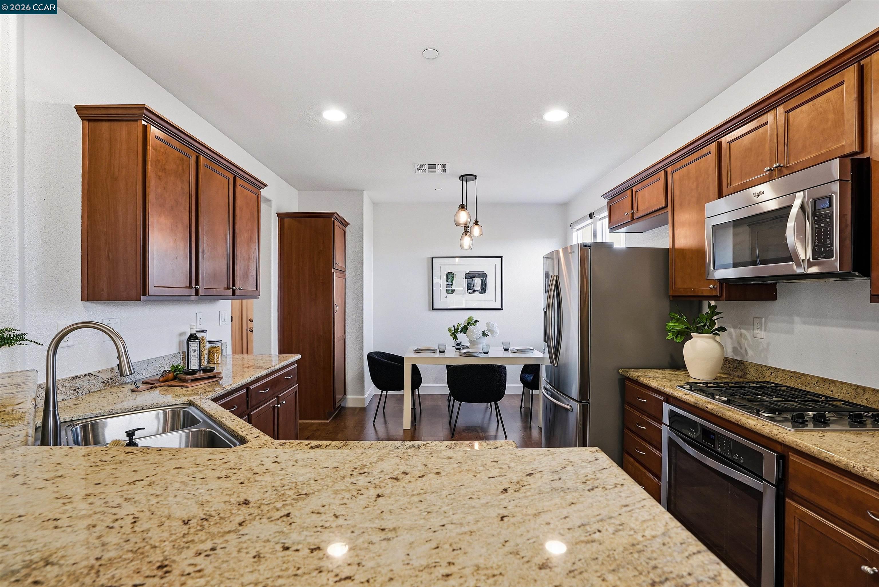 527 Falling Star Dr