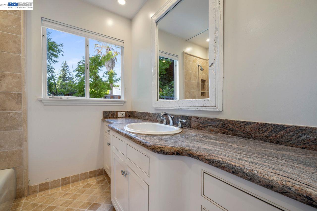 3207 Nogales