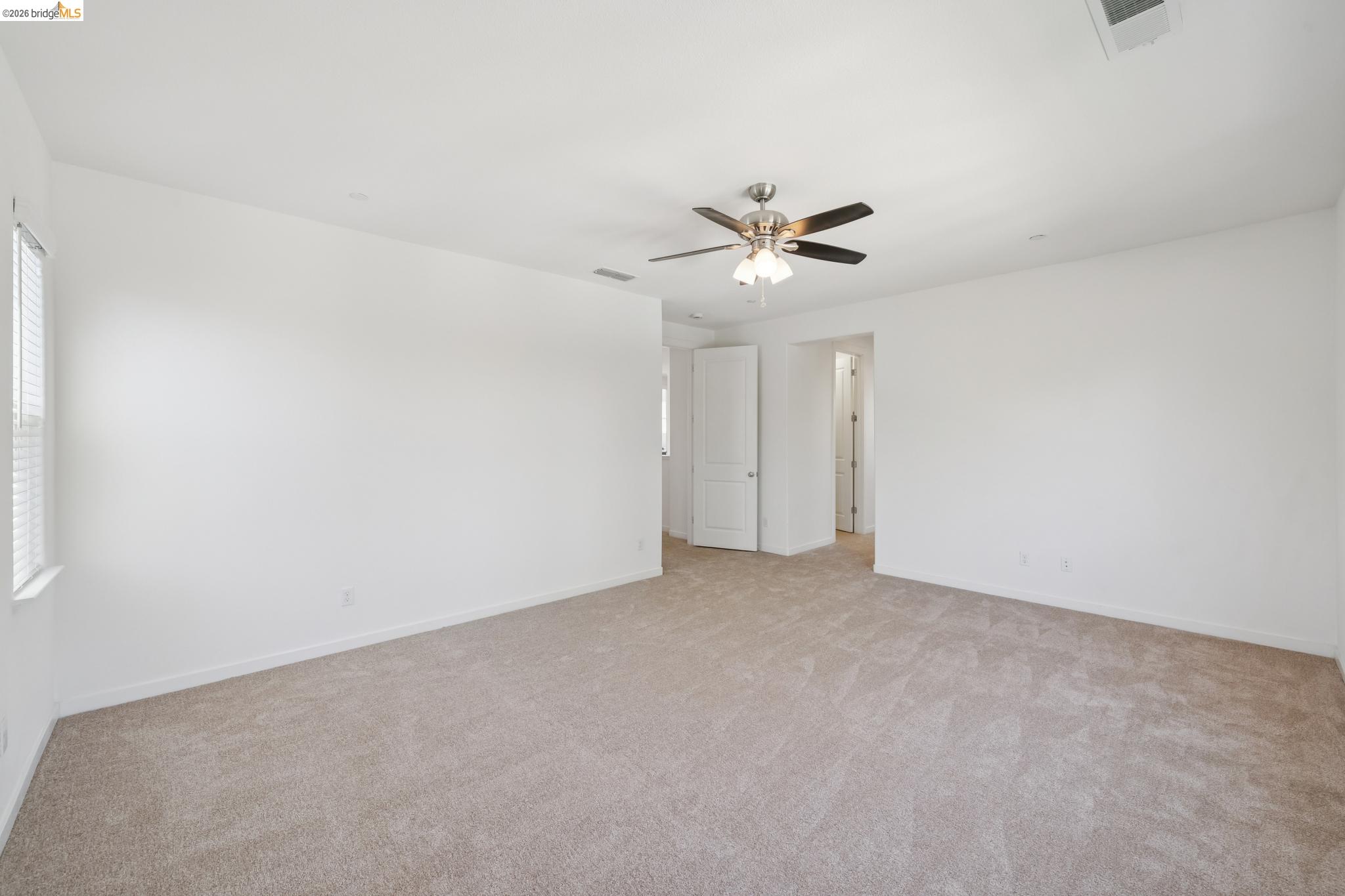 320 Heritage Ln