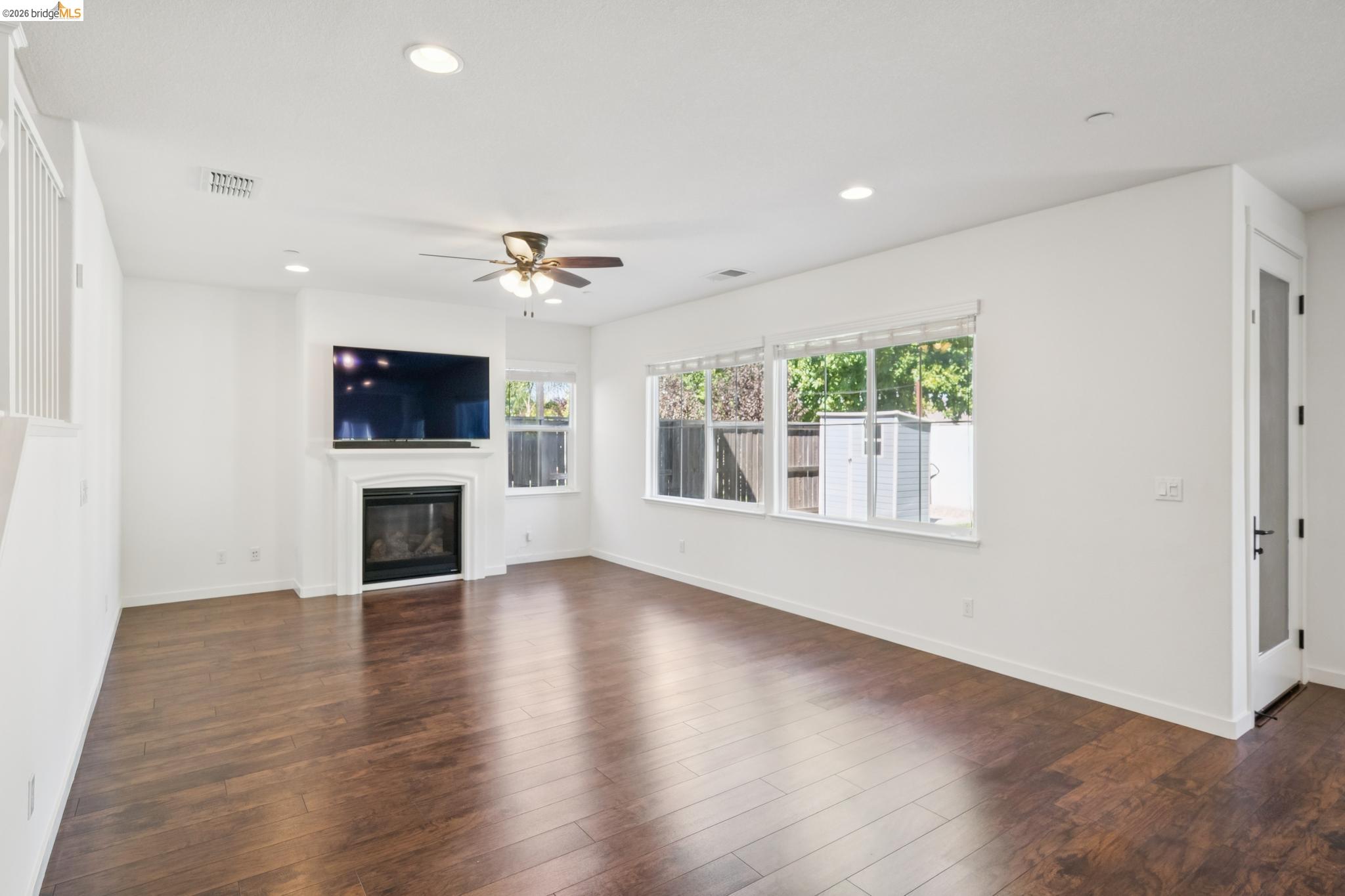 320 Heritage Ln