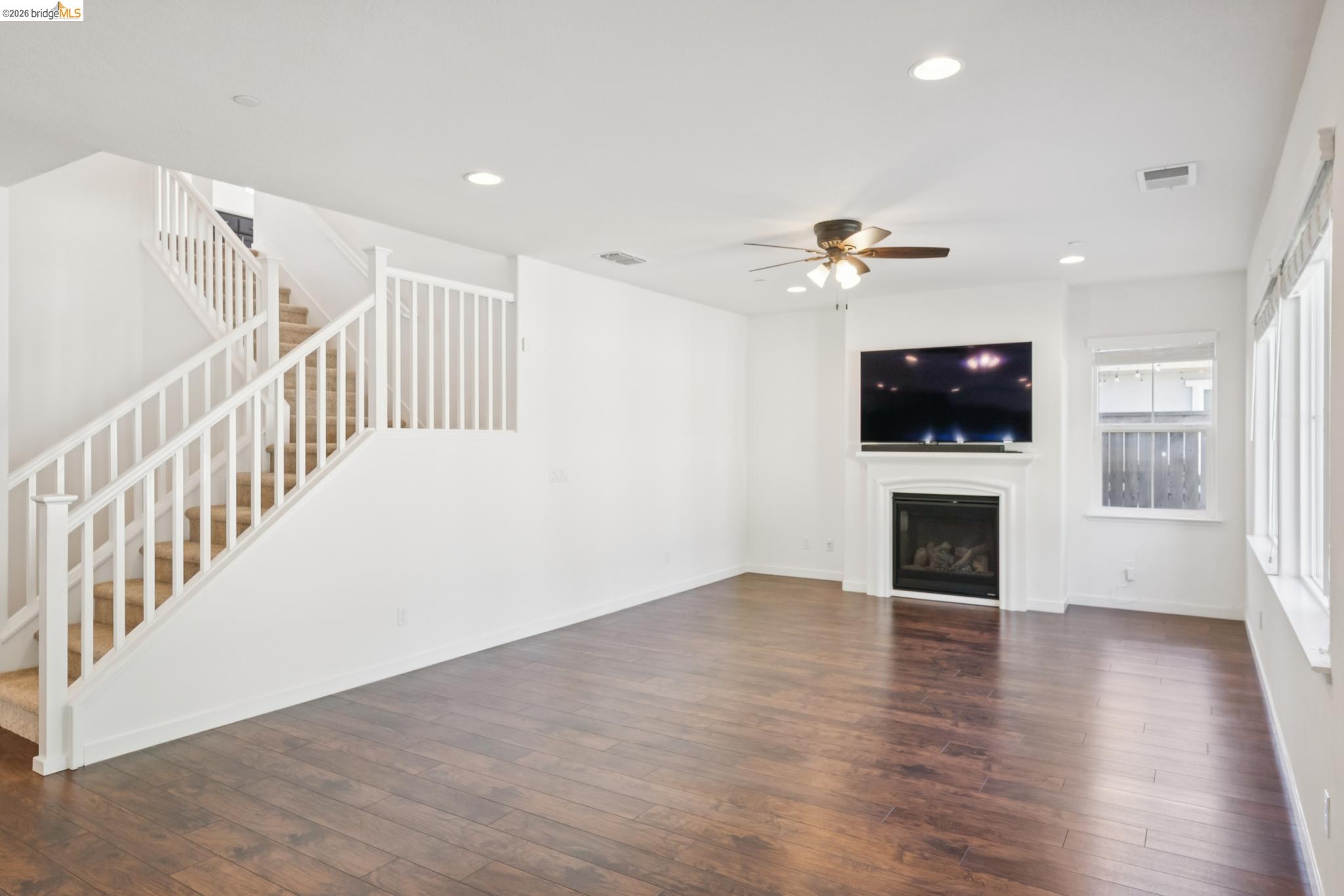 320 Heritage Ln