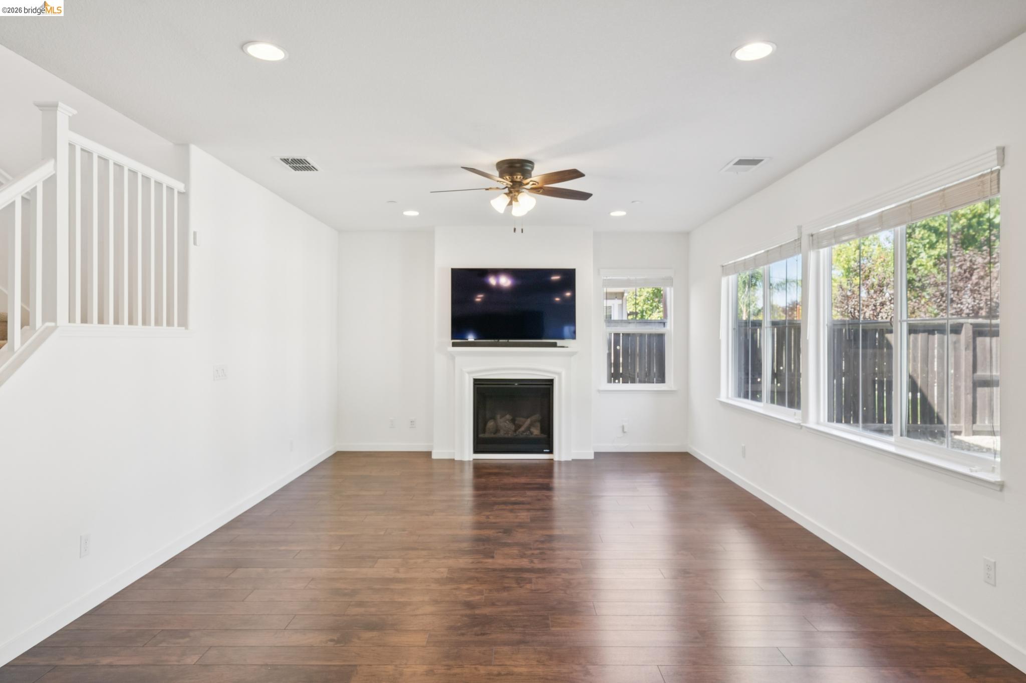 320 Heritage Ln