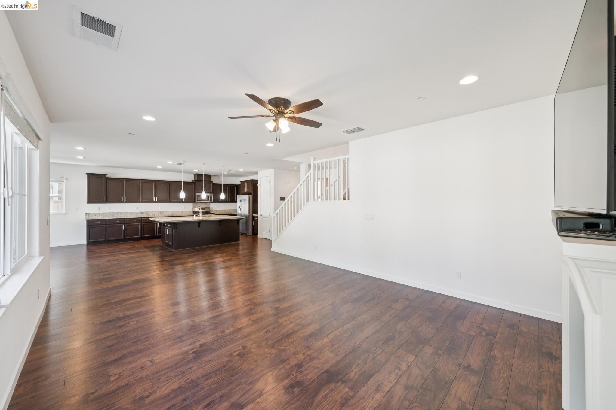 320 Heritage Ln