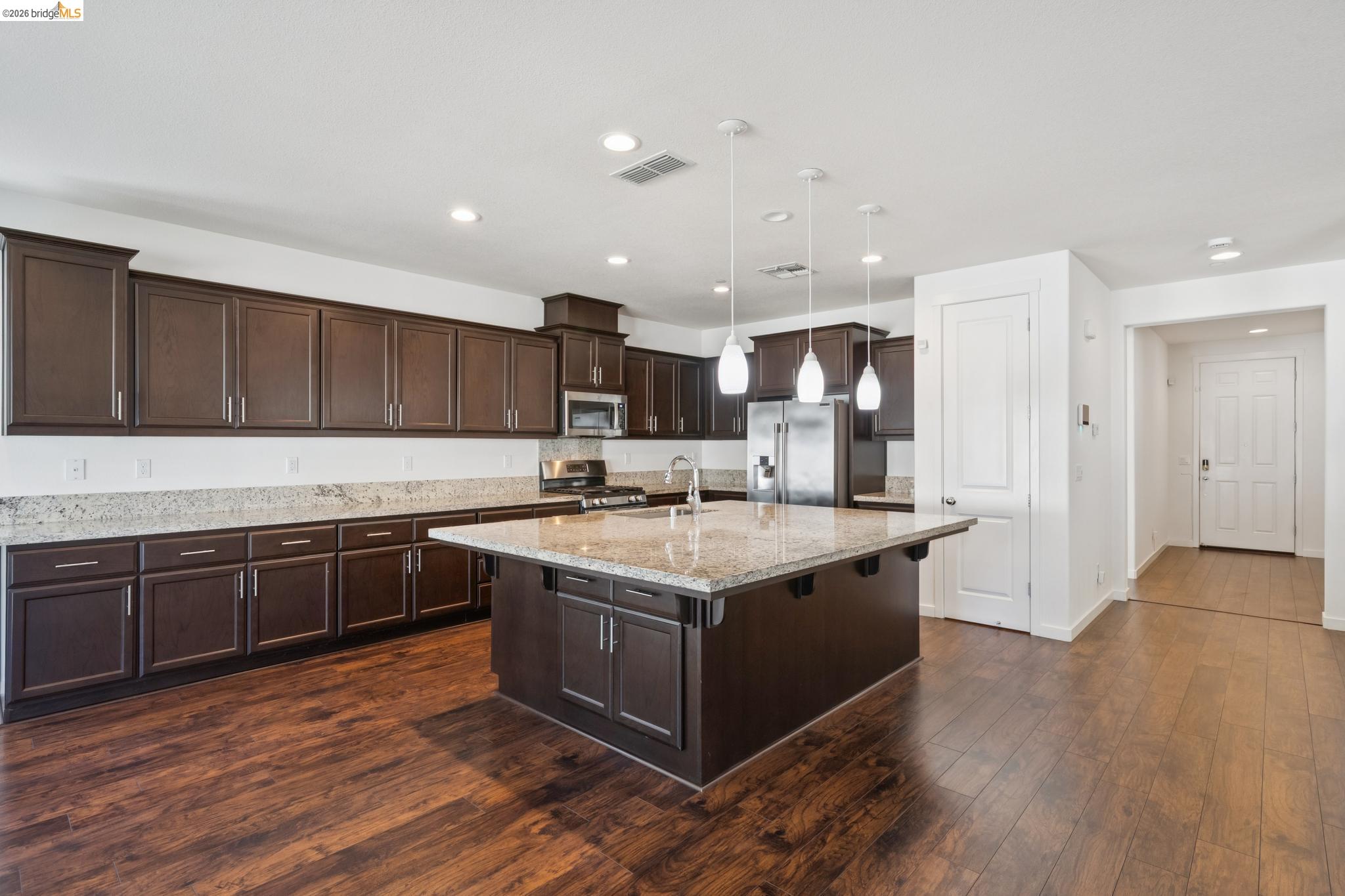 320 Heritage Ln