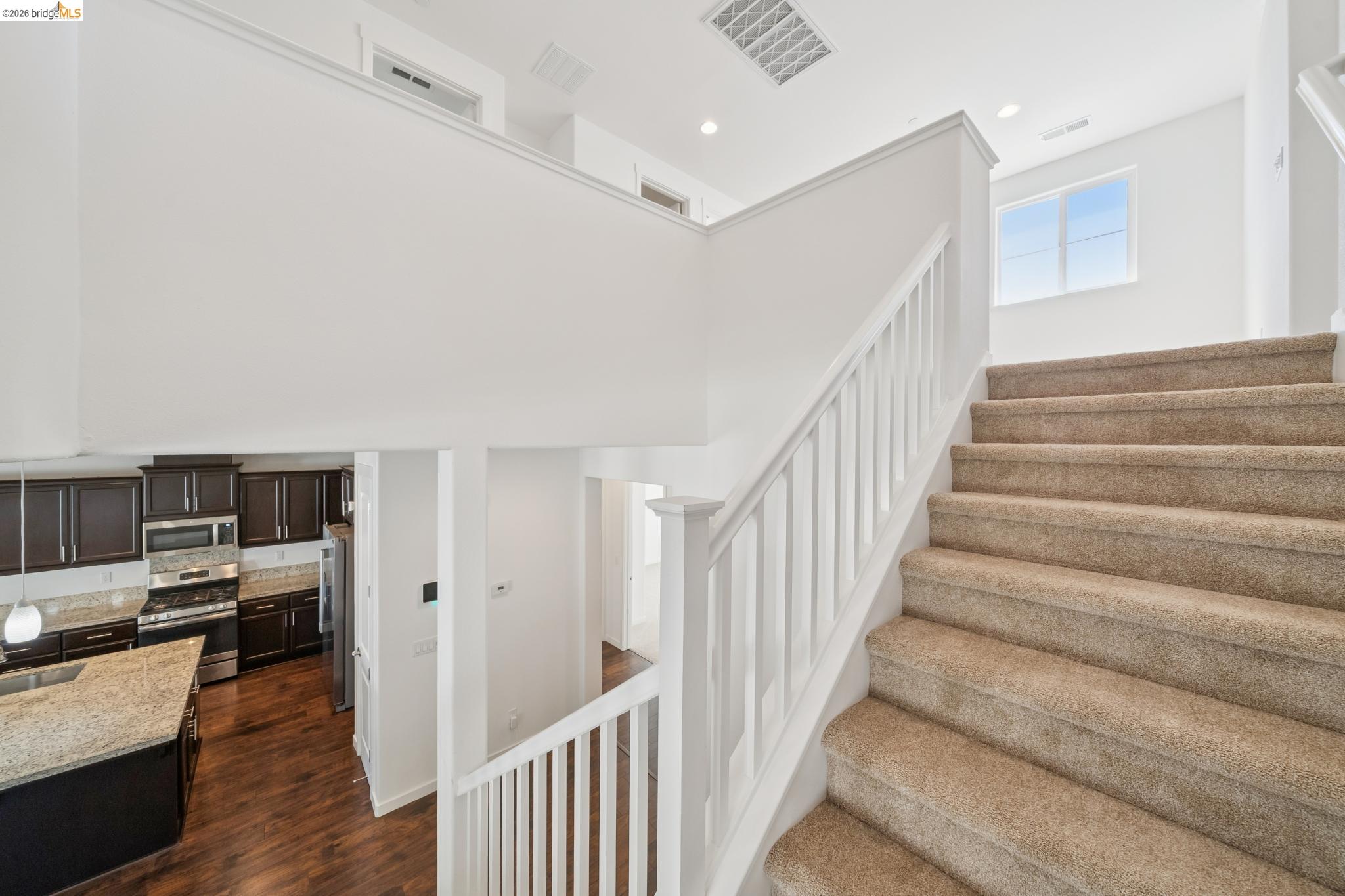 320 Heritage Ln