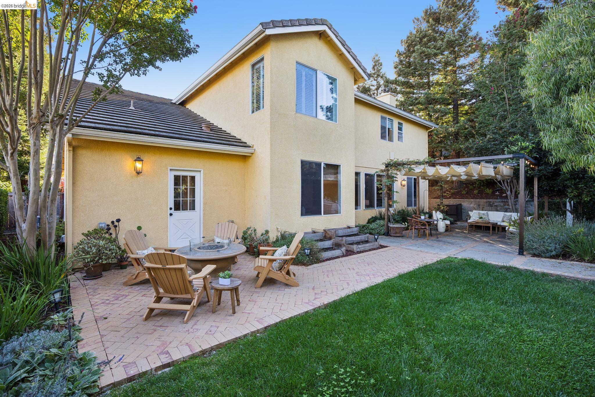 489 Gray Ct