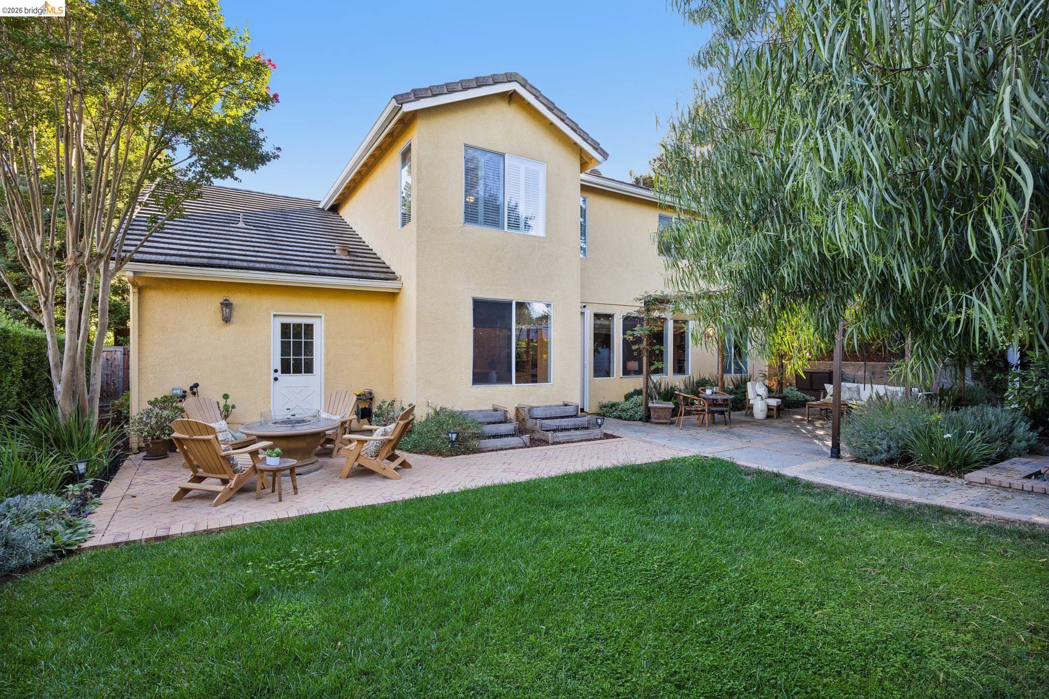 489 Gray Ct