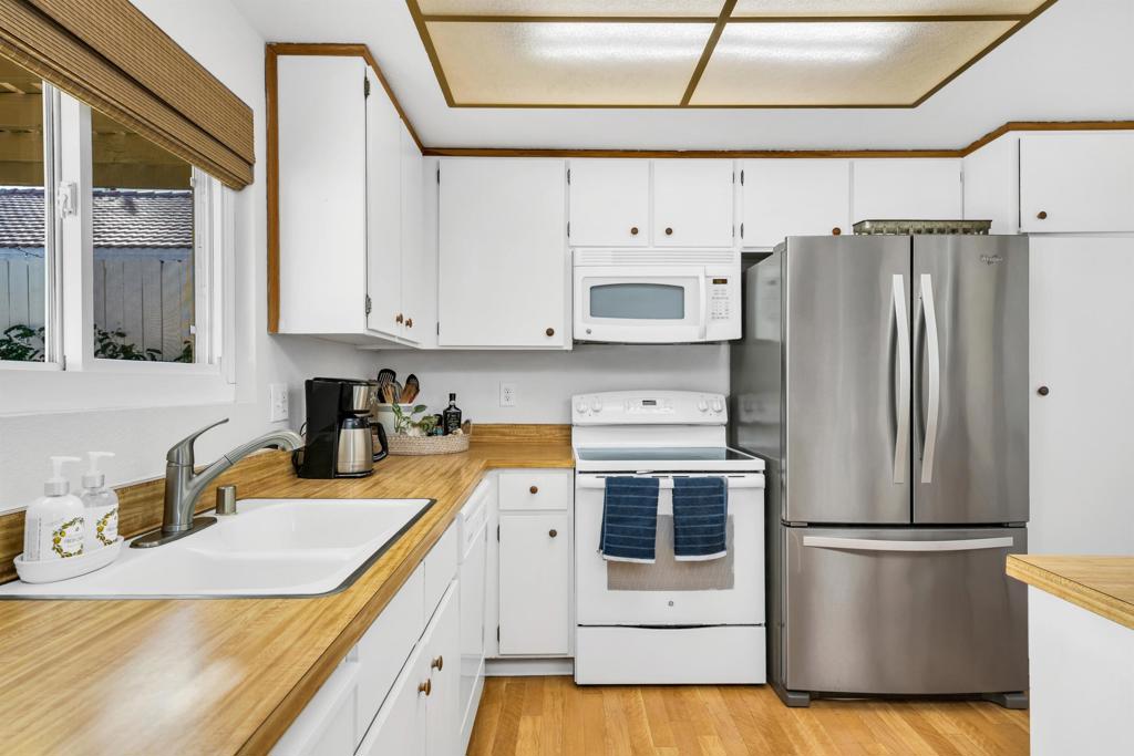 51890 Avenida Juarez