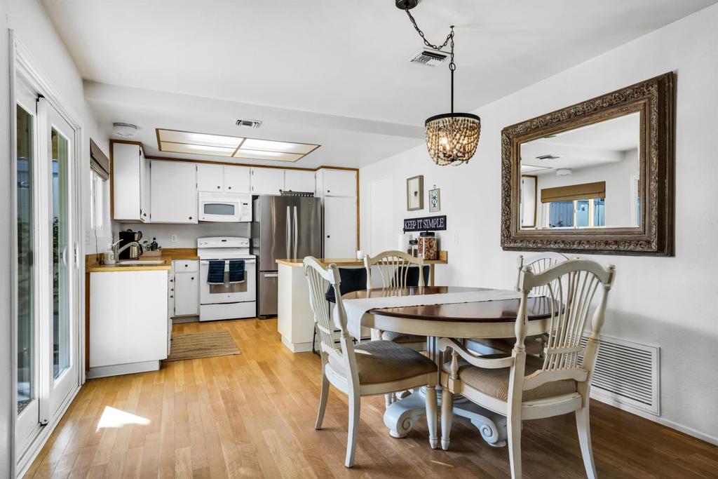 51890 Avenida Juarez