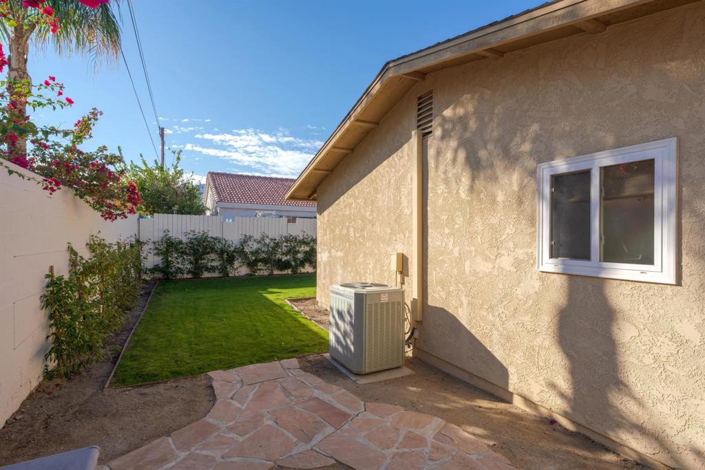51890 Avenida Juarez