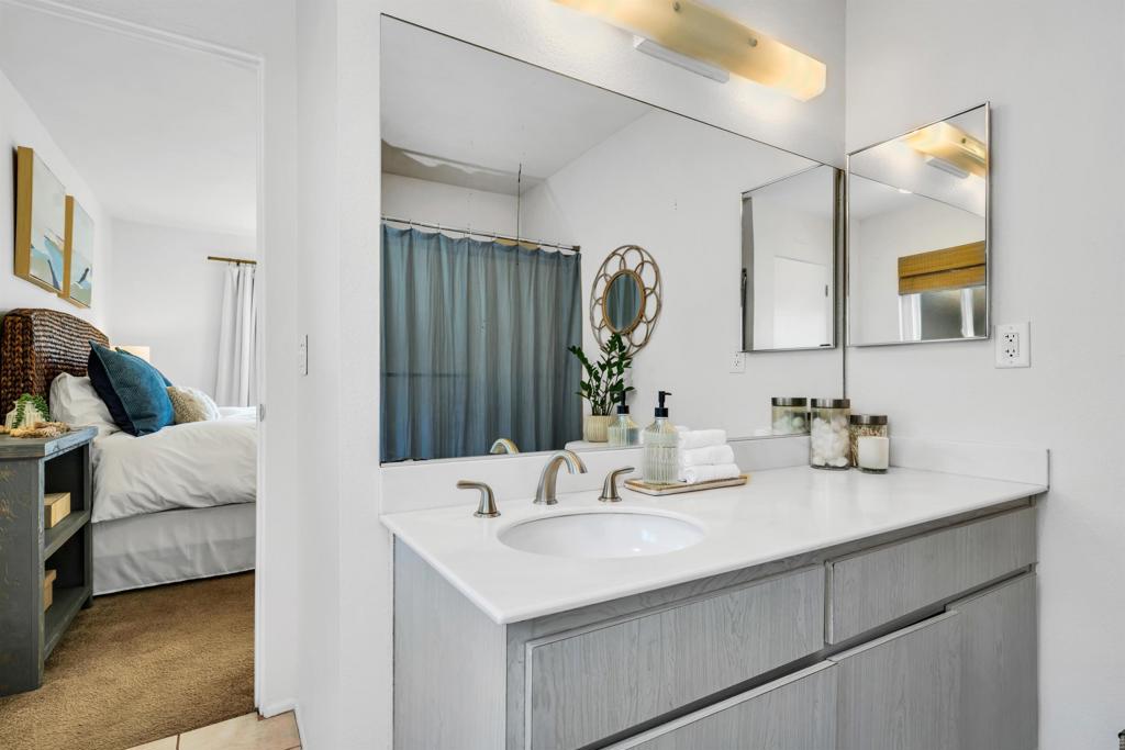 51890 Avenida Juarez