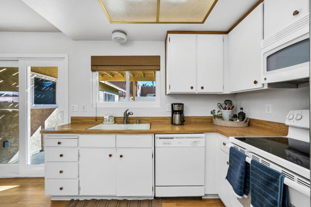 51890 Avenida Juarez