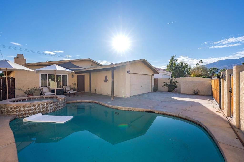 51890 Avenida Juarez