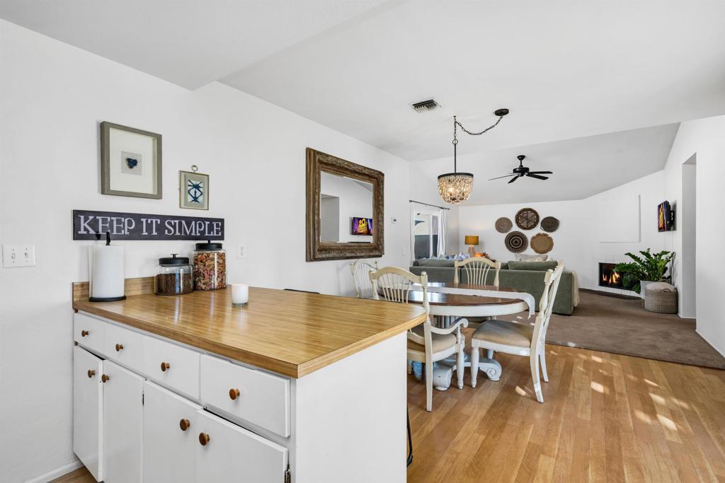 51890 Avenida Juarez