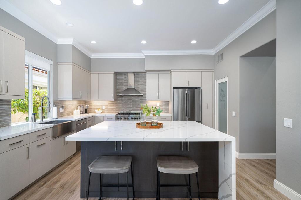 477 White Horse Trail