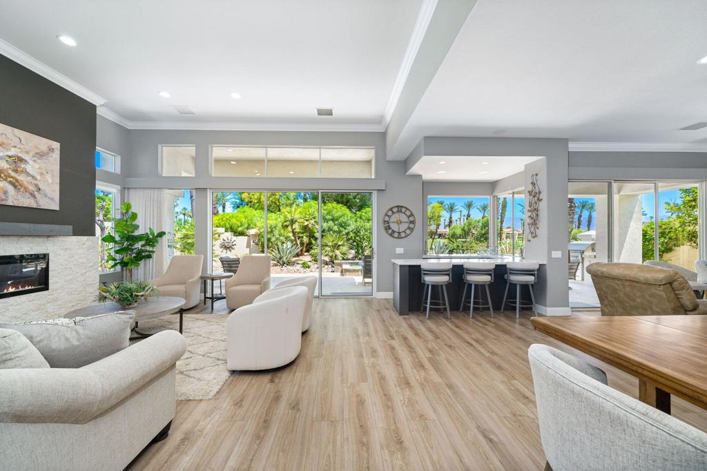 477 White Horse Trail