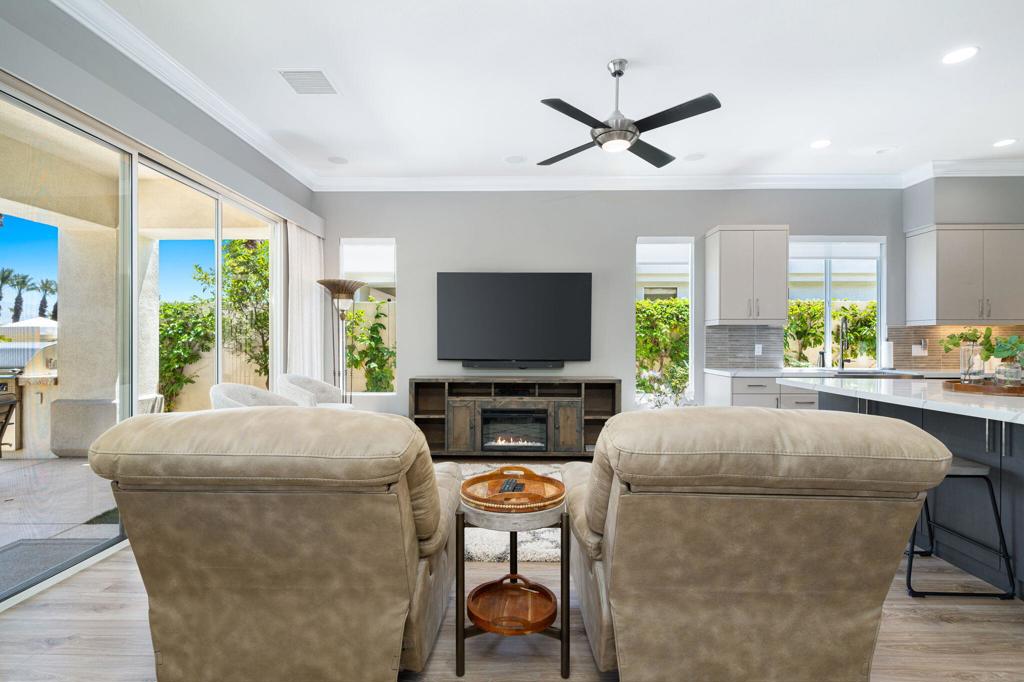 477 White Horse Trail