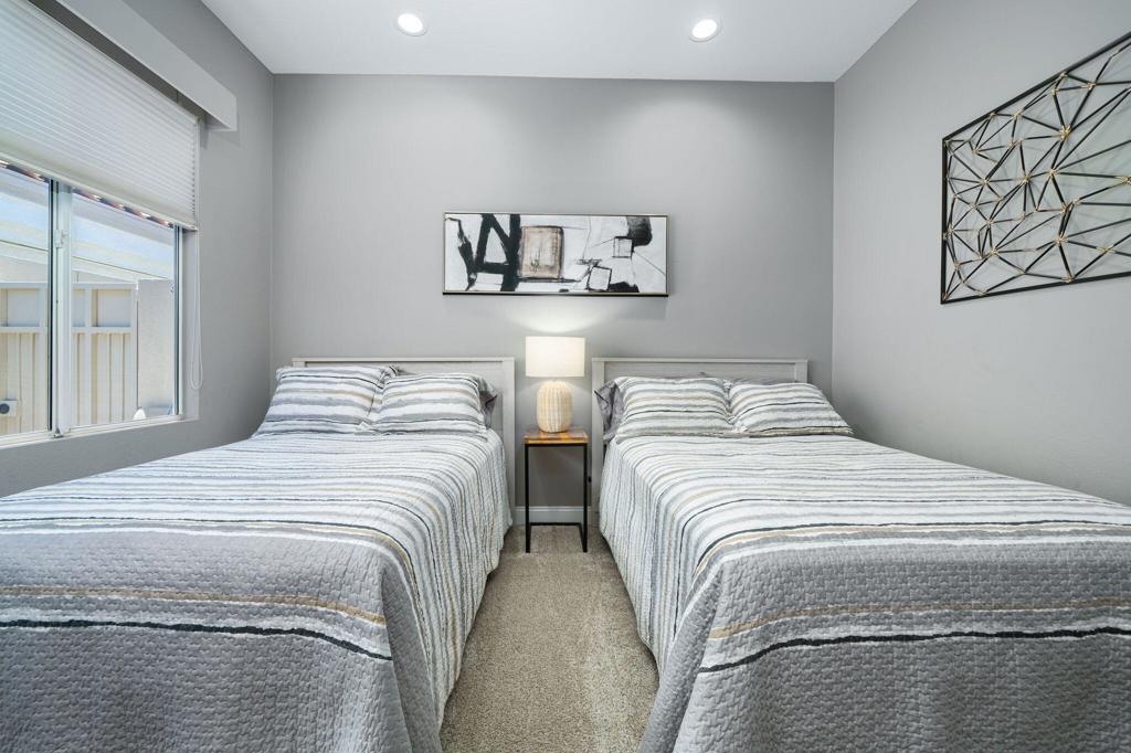 477 White Horse Trail