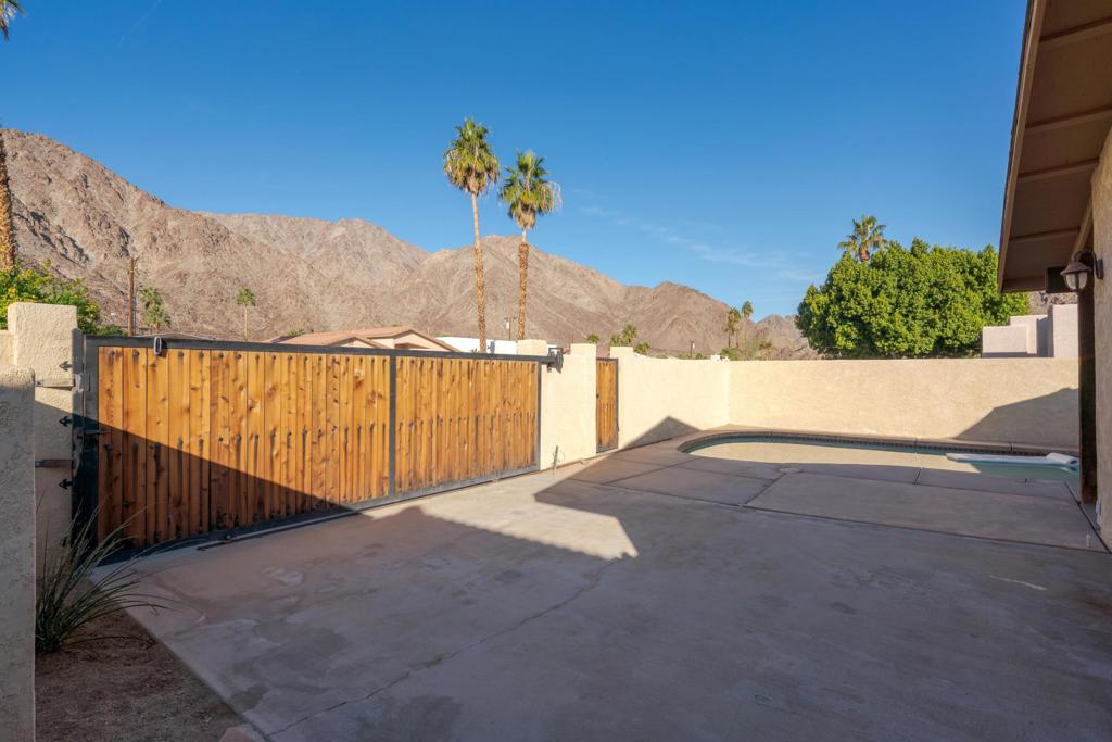 51890 Avenida Juarez