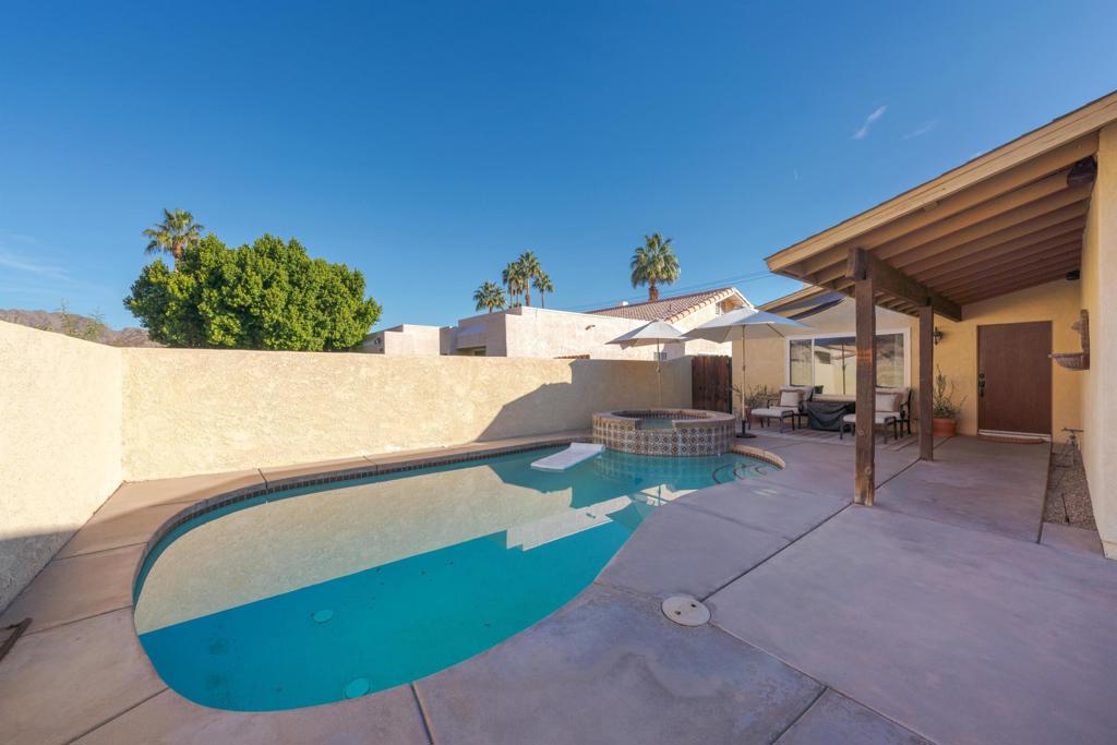 51890 Avenida Juarez