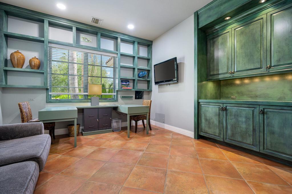 71305 W Thunderbird Terrace