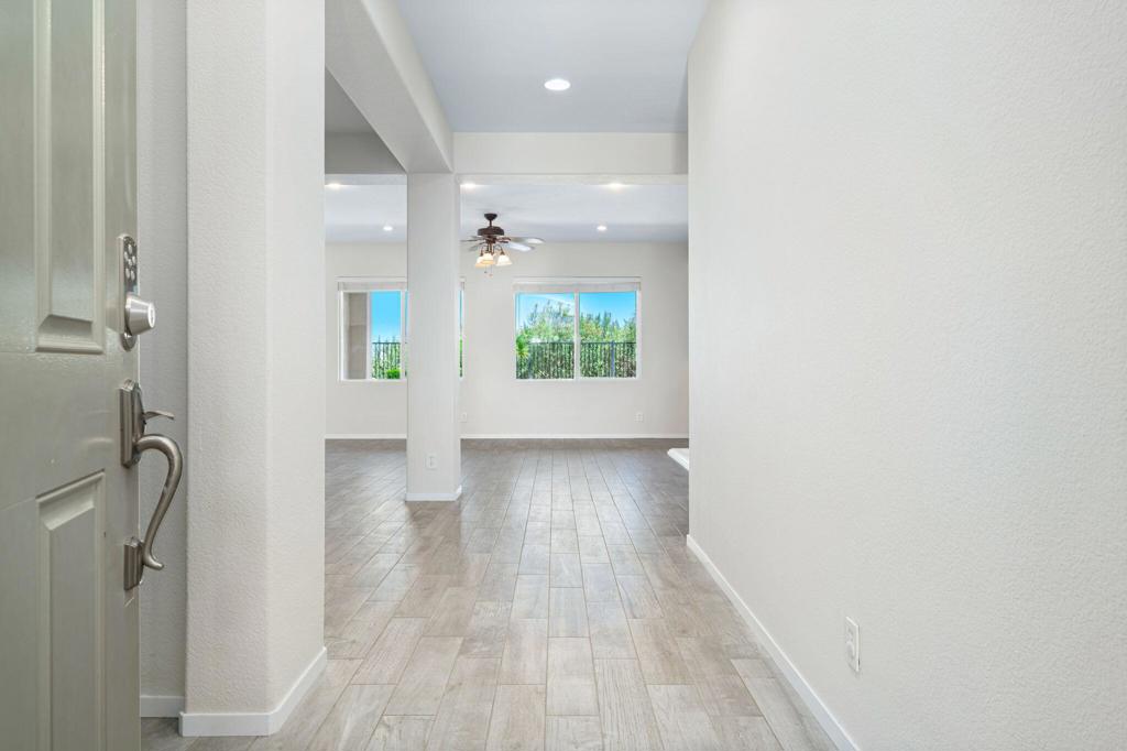 42730 Del Lago Court