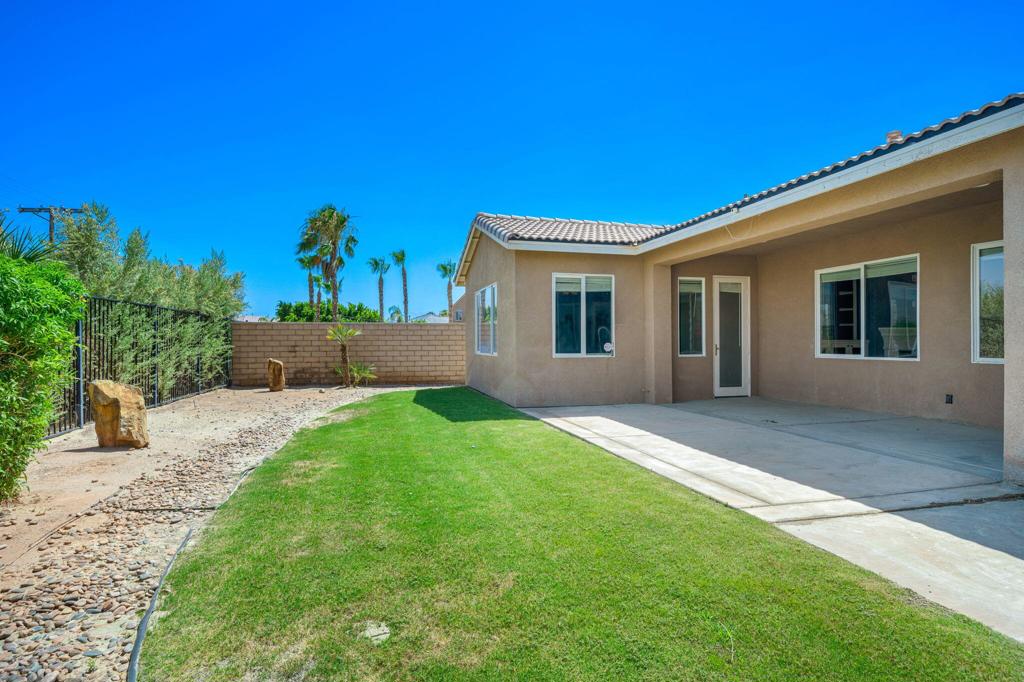 42730 Del Lago Court