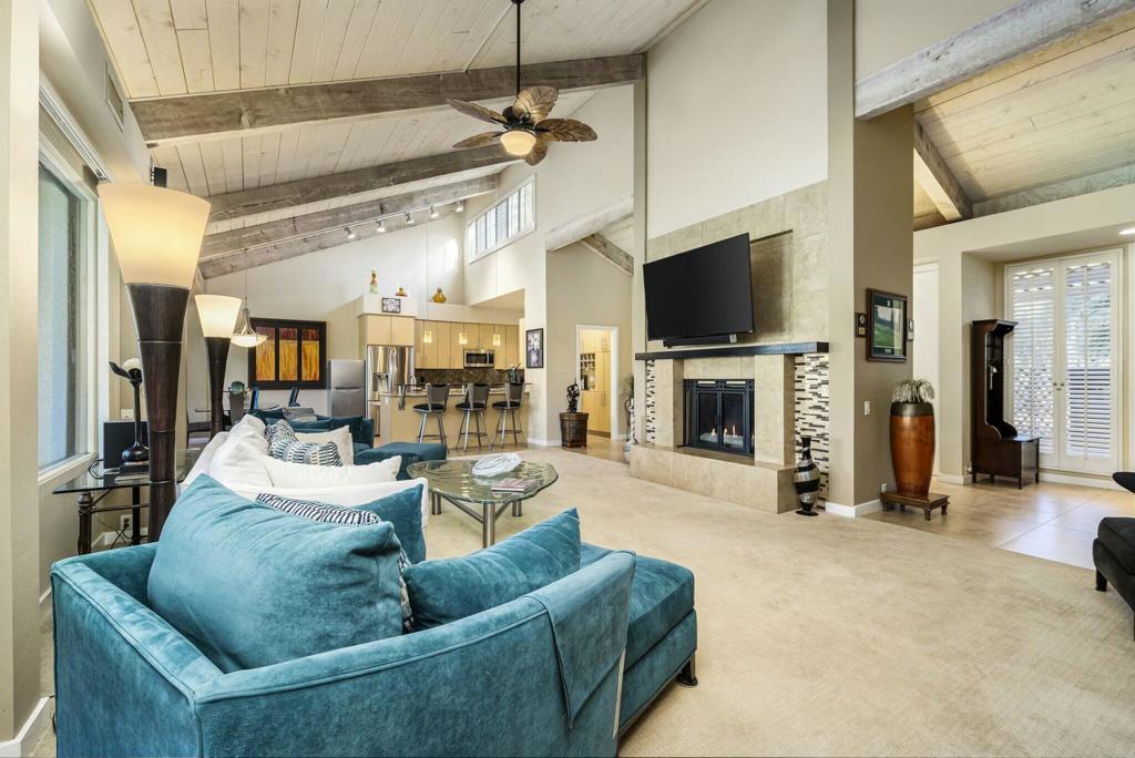 521 Desert West Drive