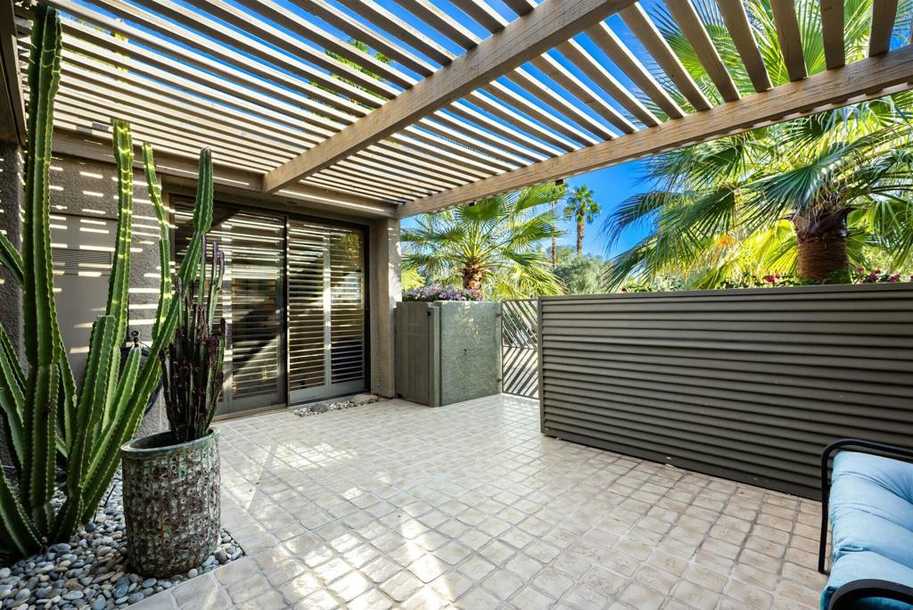 521 Desert West Drive