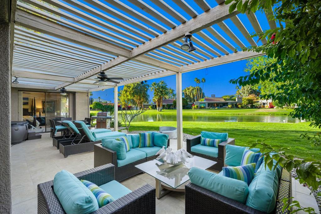 521 Desert West Drive