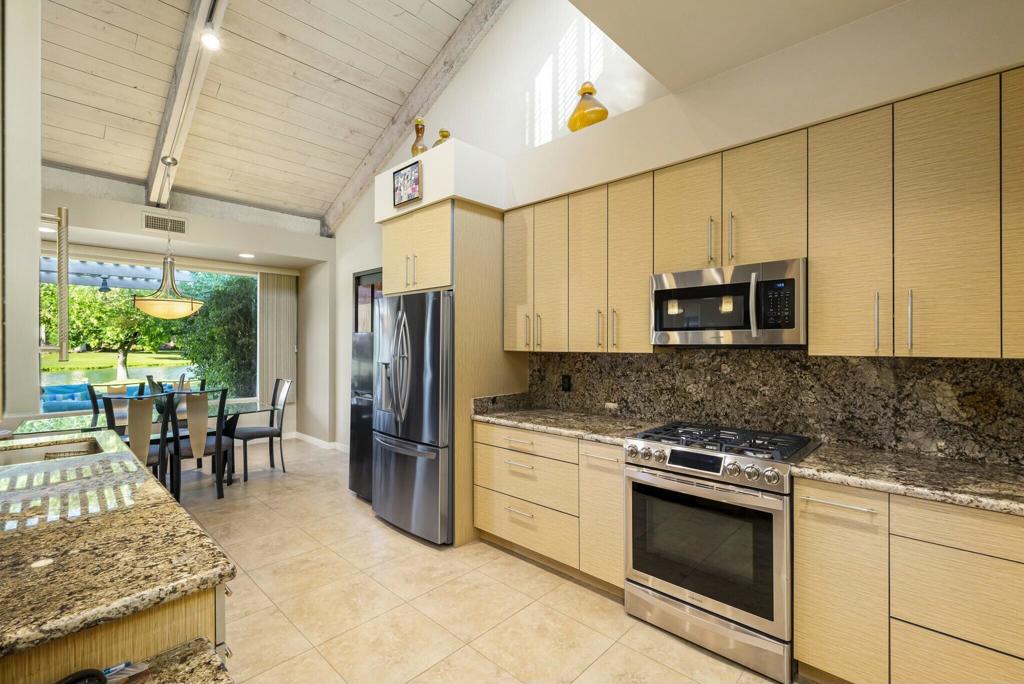 521 Desert West Drive