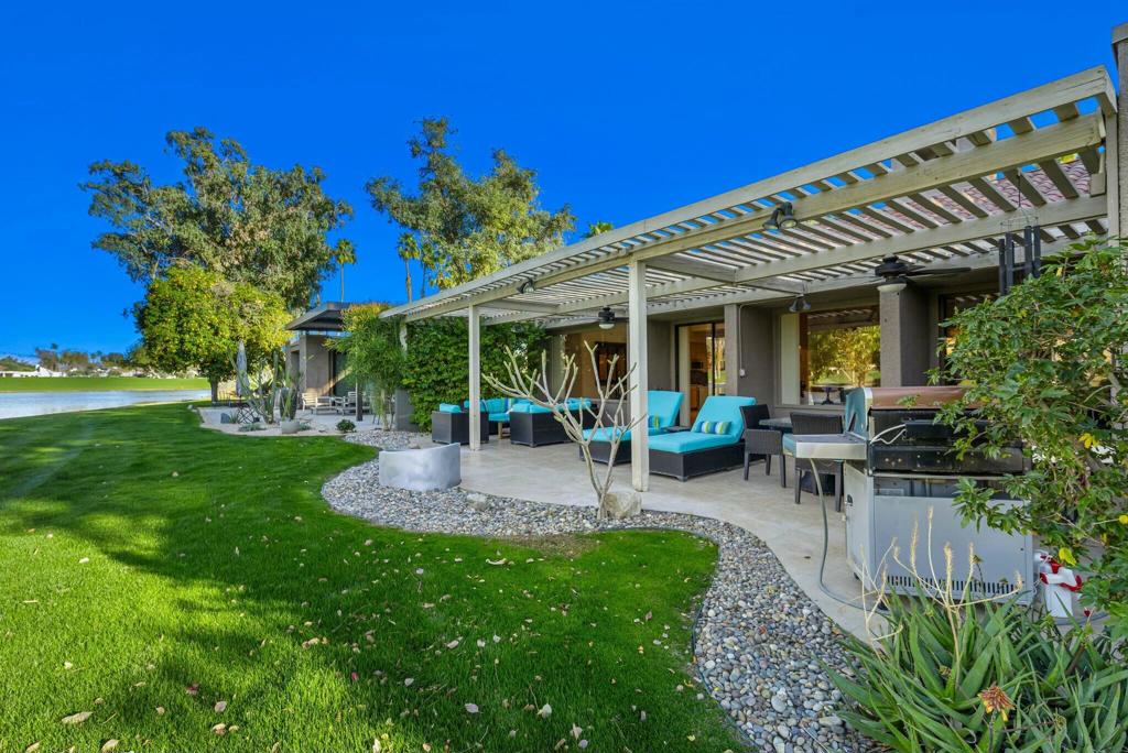 521 Desert West Drive