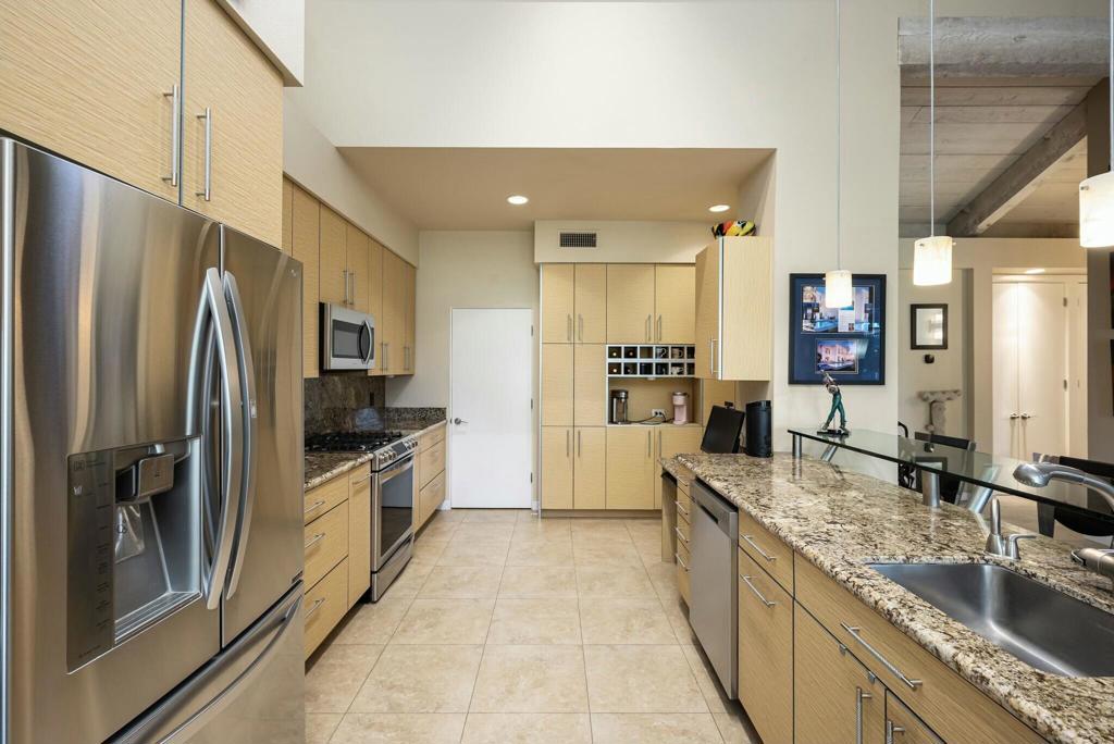 521 Desert West Drive