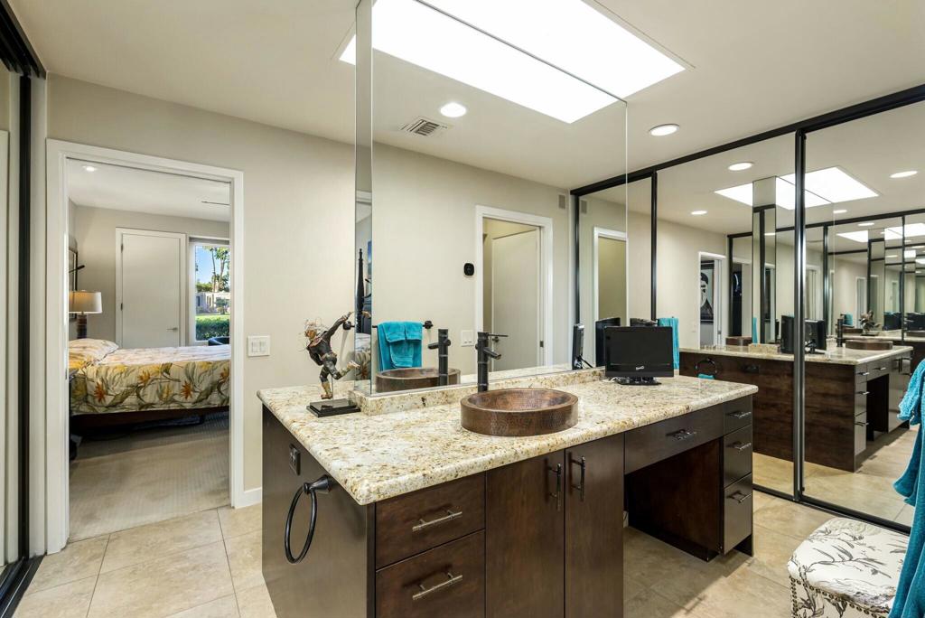 521 Desert West Drive