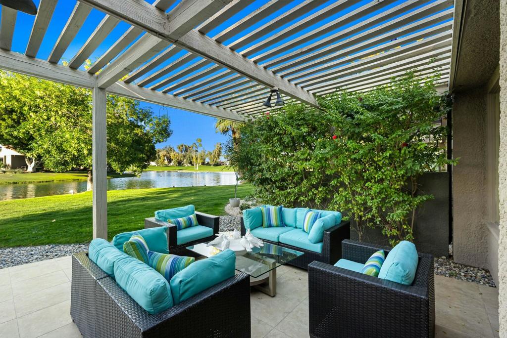 521 Desert West Drive