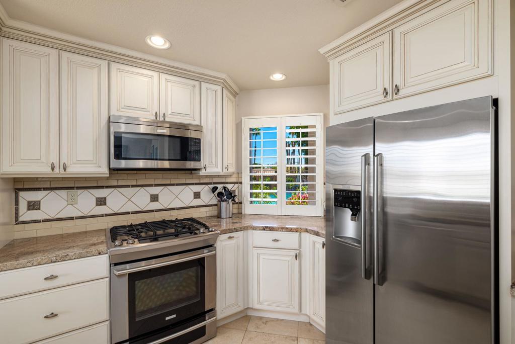 76152 Honeysuckle Drive