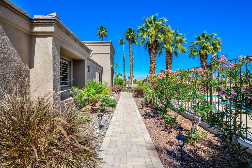 76152 Honeysuckle Drive