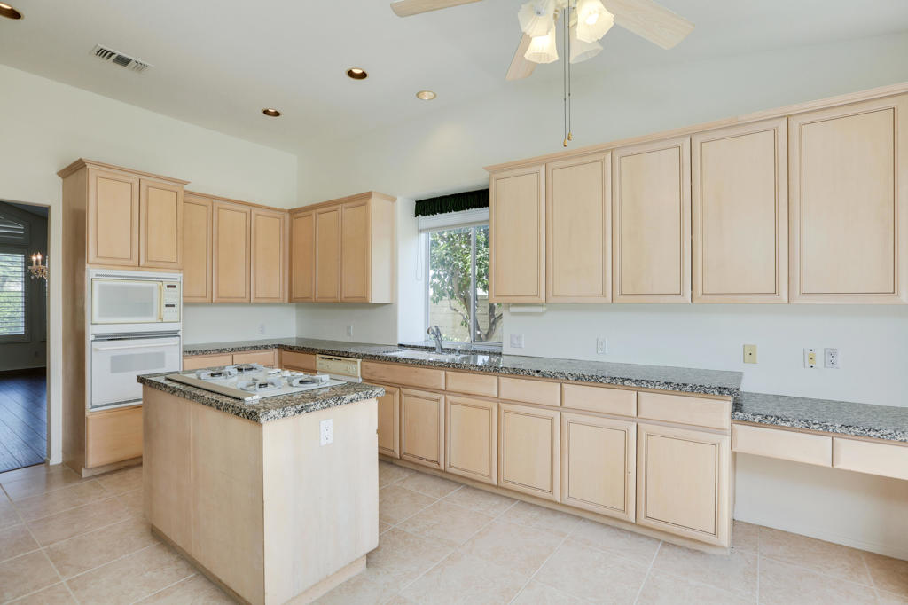 40750 Avenida Arcada