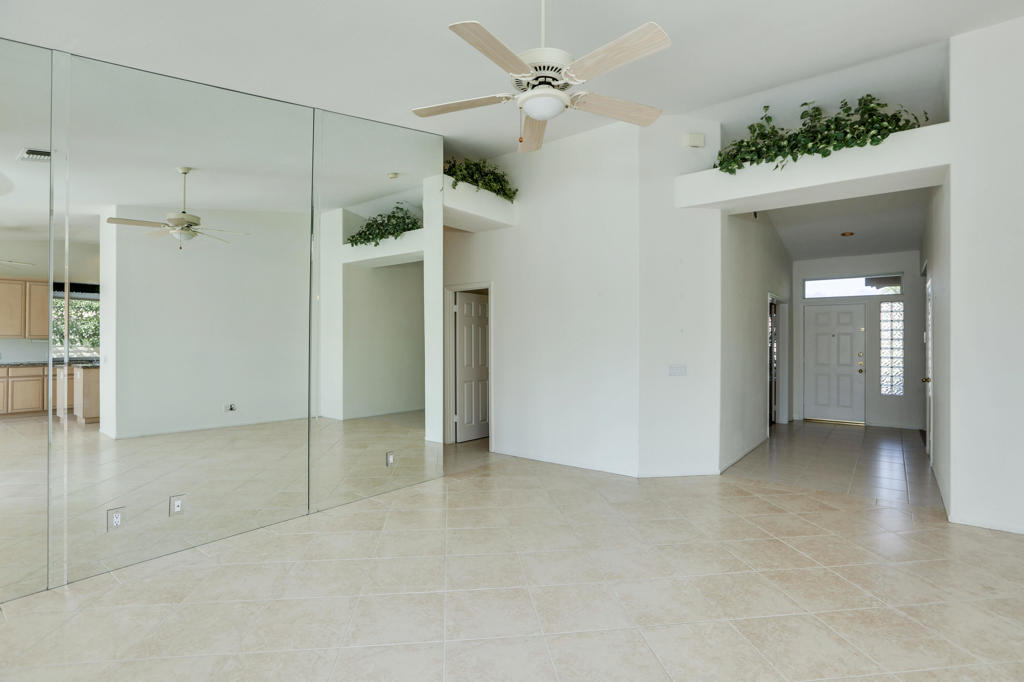 40750 Avenida Arcada